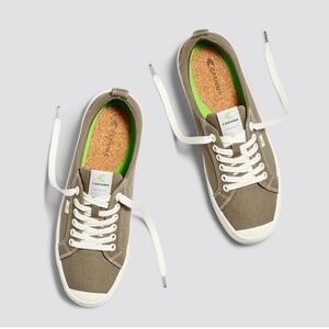 Cariuma Sand Contrast Thread Canvas Shoes